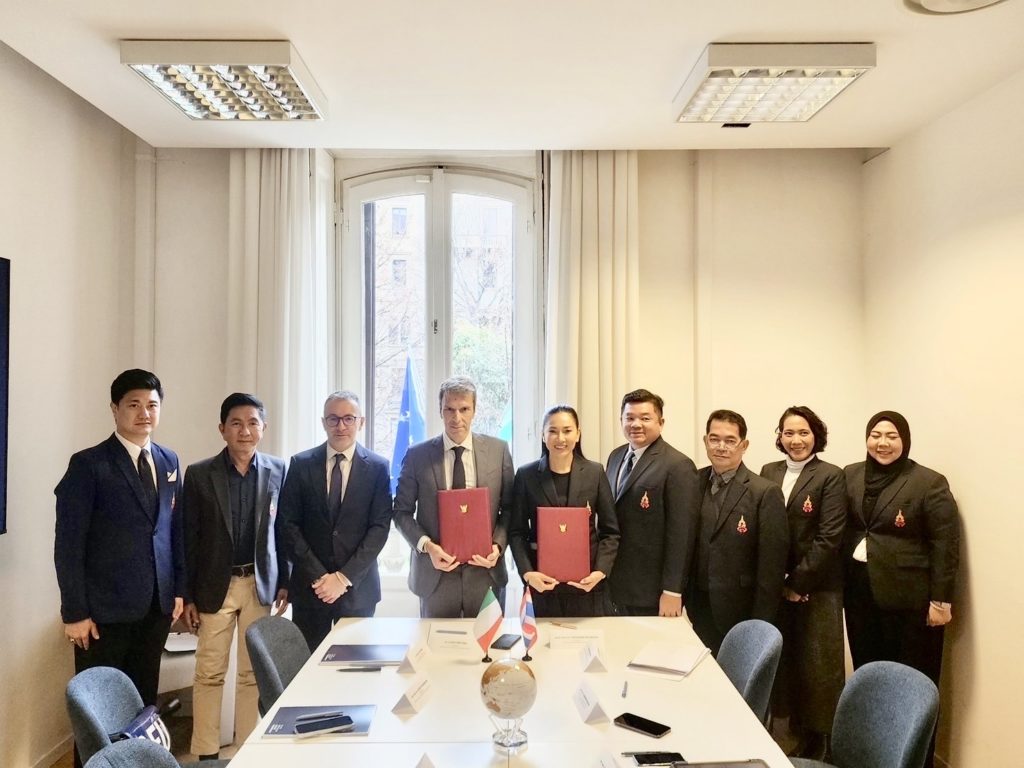 มรภ.สวนสุนันทา สร้างบัณฑิตแฟชั่นยุคใหม่ SSRU ลงนามพันธมิตรอิตาลี IIFM เปิดประสบการณ์เรียนรู้แบรนด์ชั้นนำโลก